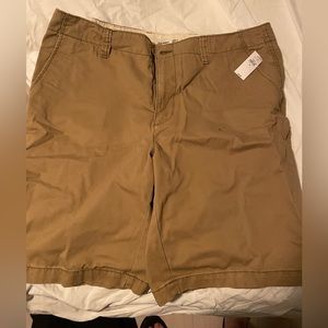 NWT Old Navy Khaki Shorts Size 38